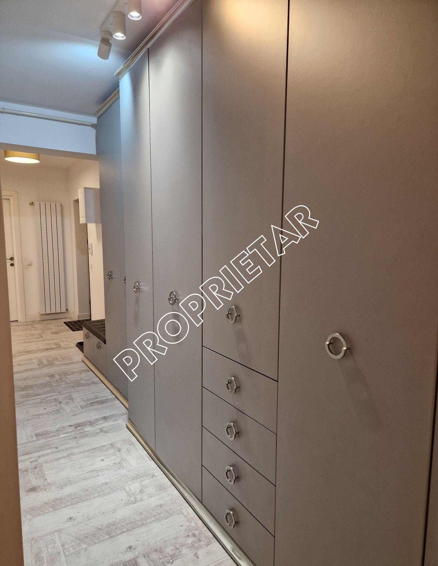 Vând apartament 3 camere - complex Rezidențial Bacovia