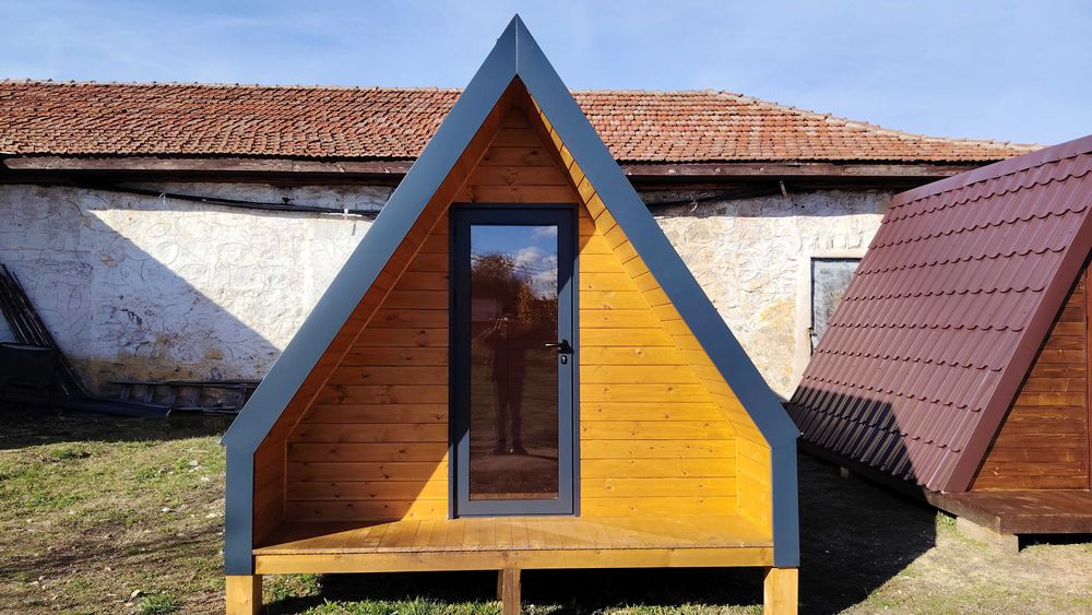 Малка преместваема алпийска къщичка