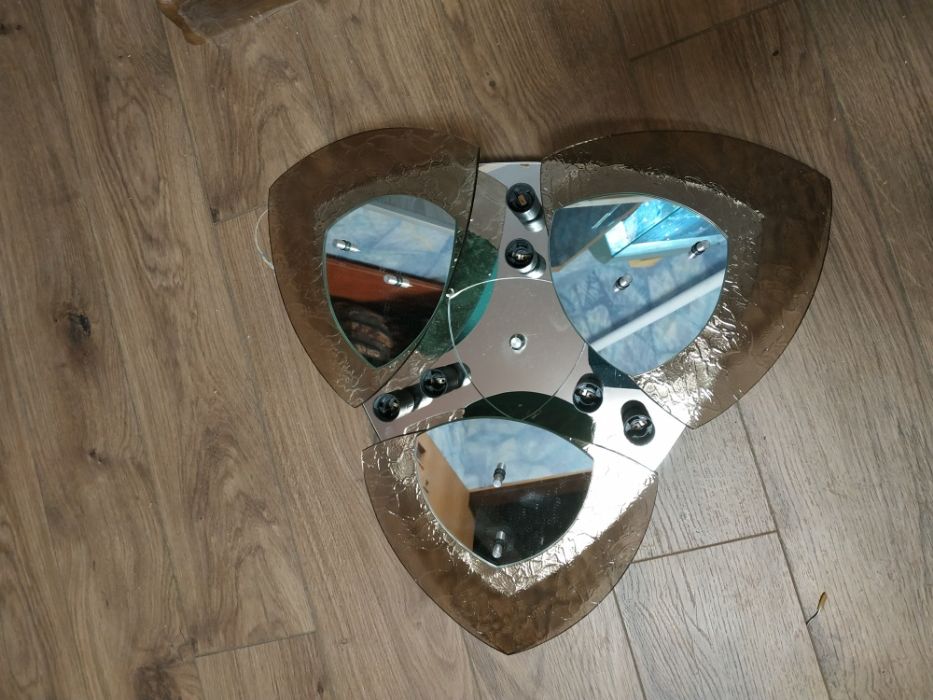 Продам люстру Лотос