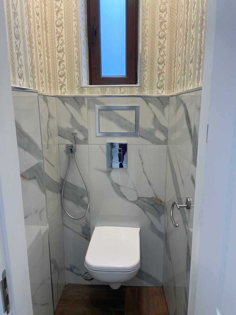 Дава се под наем Тристаен апартамент в София, Център - 90 кв.м за 1700 € - Снимка #3