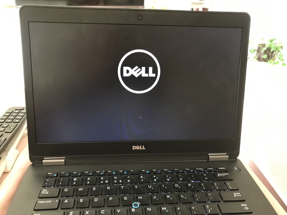 Dell latitude 7470 перфектен 14”