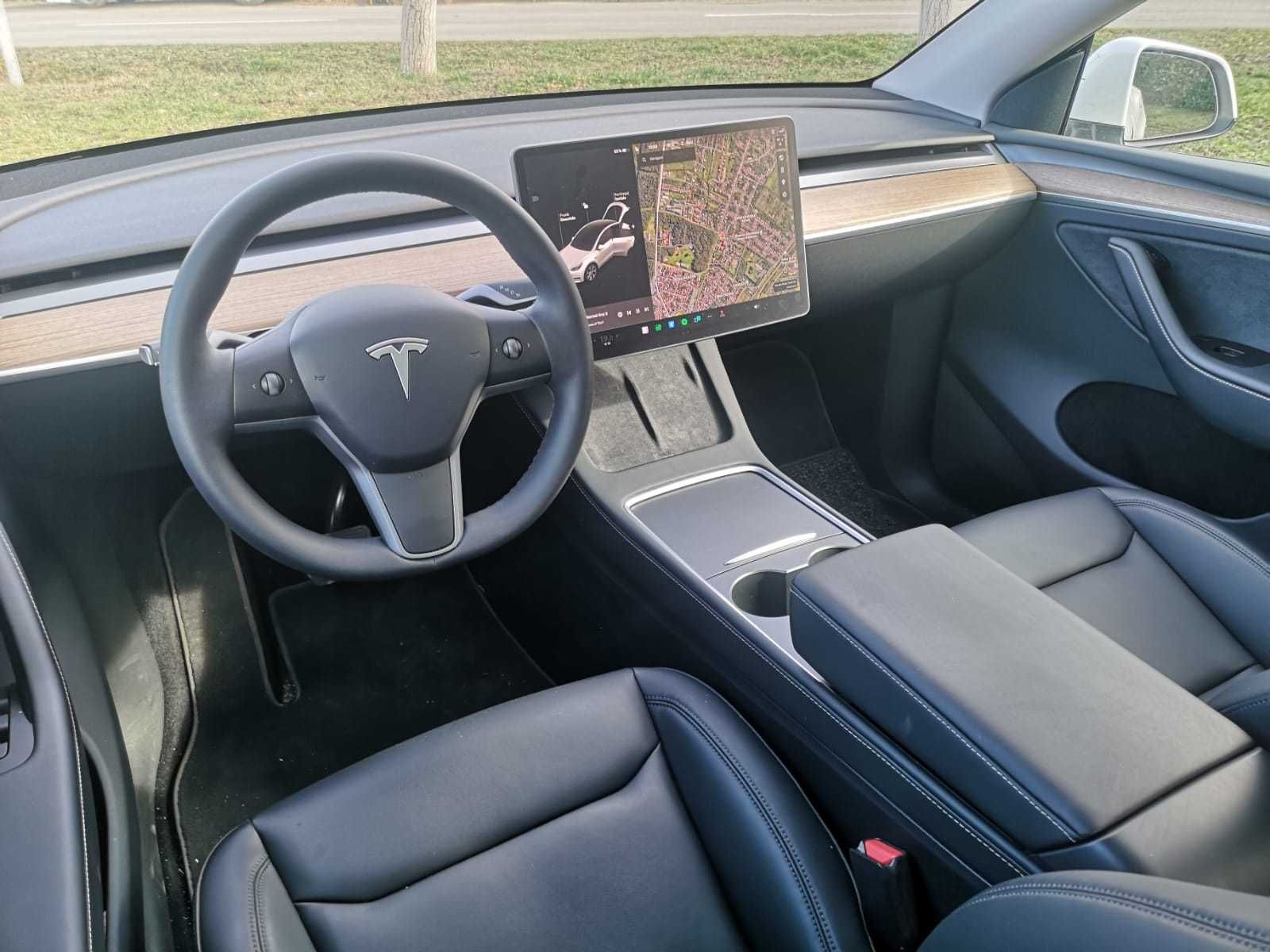 Tesla y long range 2023