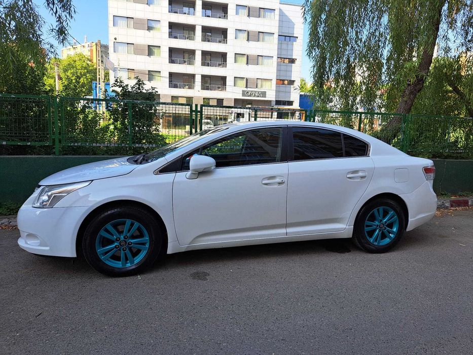 Toyota Avensis 2.0 Diesel 136 cai - 2011