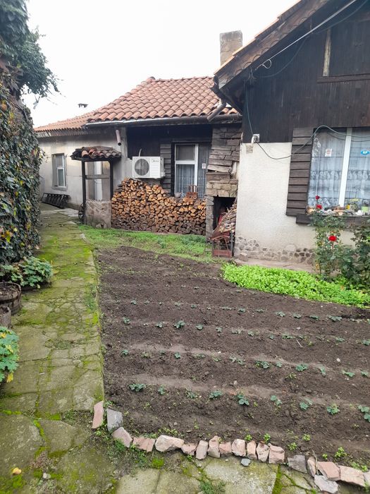 Продажба на къща в Ямбол