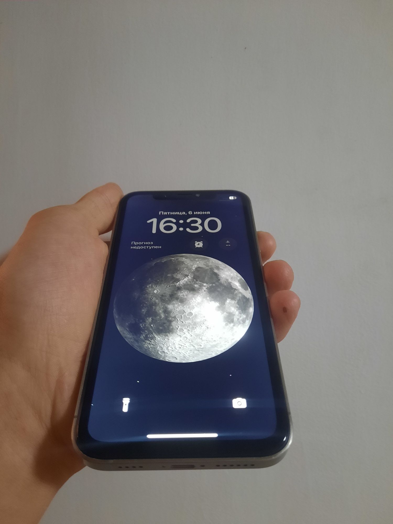 Iphone xr 15 pro korpus taqilgan