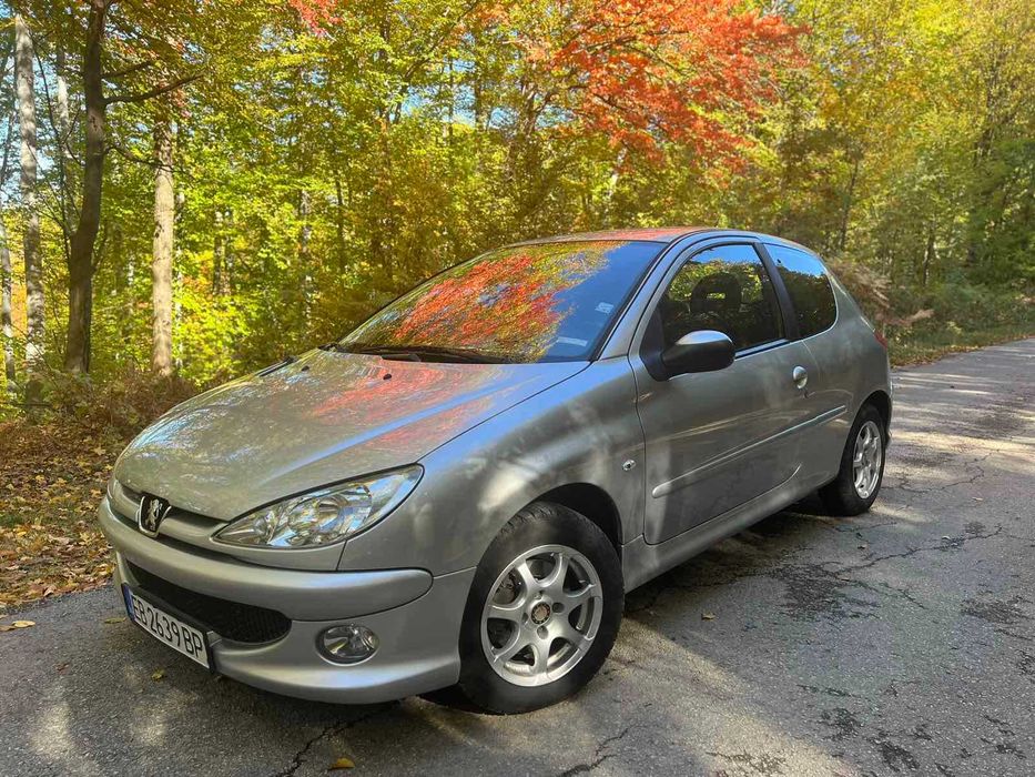 Peugeot 206 1.6 бензин пежо