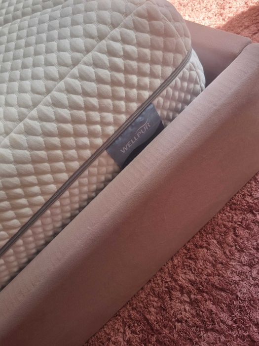 Pat pentru fete 90×2000! Se vinde cu toate accesoriile!