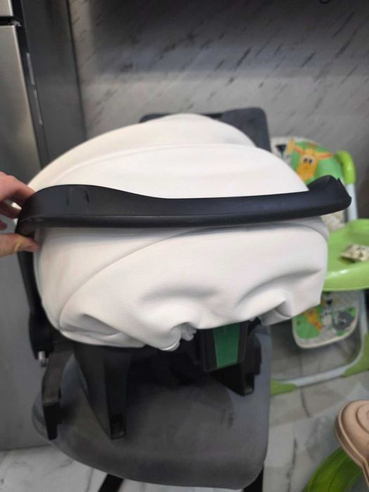 Проходилка 4 в 1 ,кол за бебе,музикална играчка за кошара