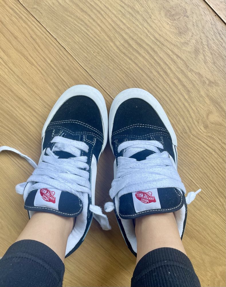 Кецове Vans knu skool