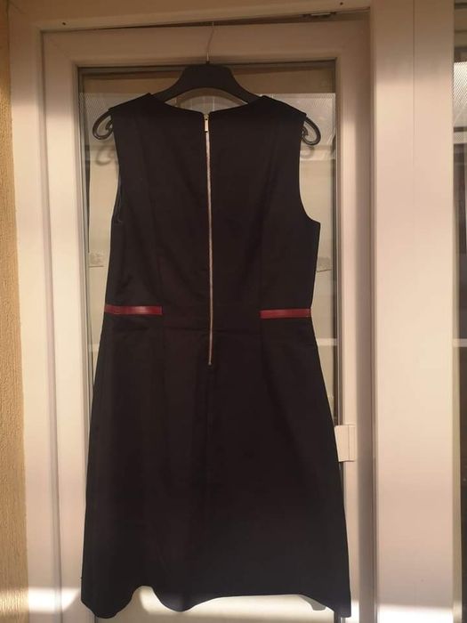 Рокля Tommy Hilfiger офис стил без ръкав с етикет