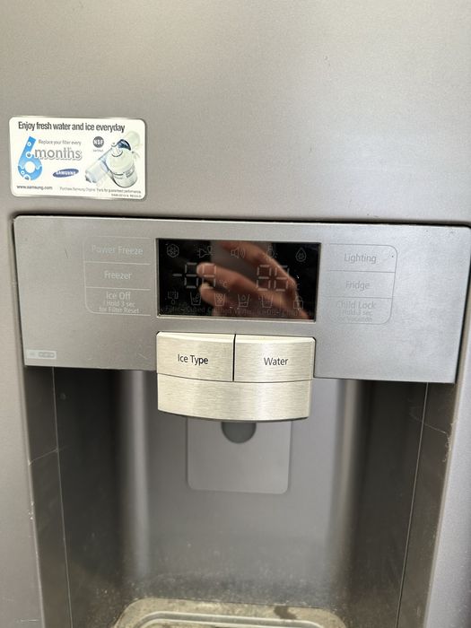 хладилник Samsung