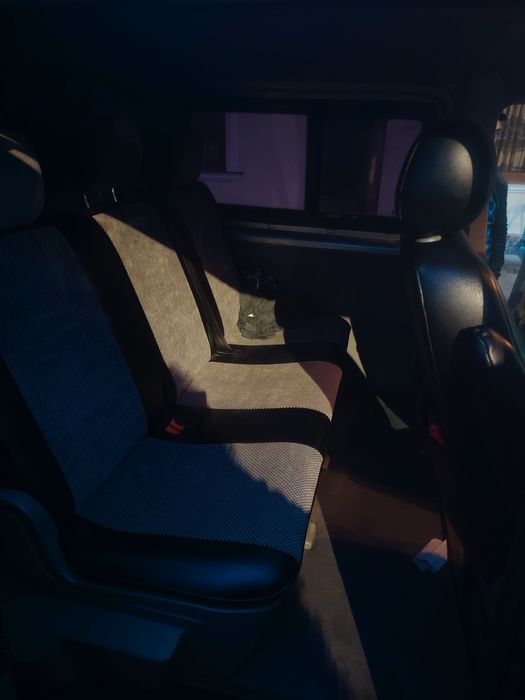 Vând t5 2009 6 locuri