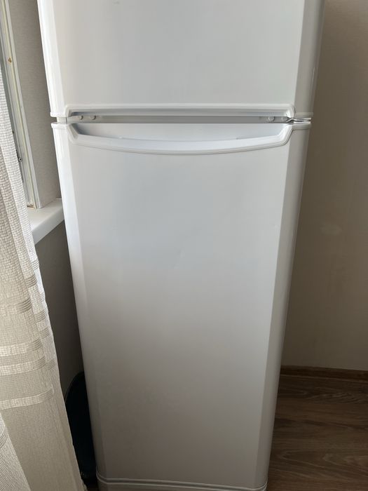 Холодилник INDESIT