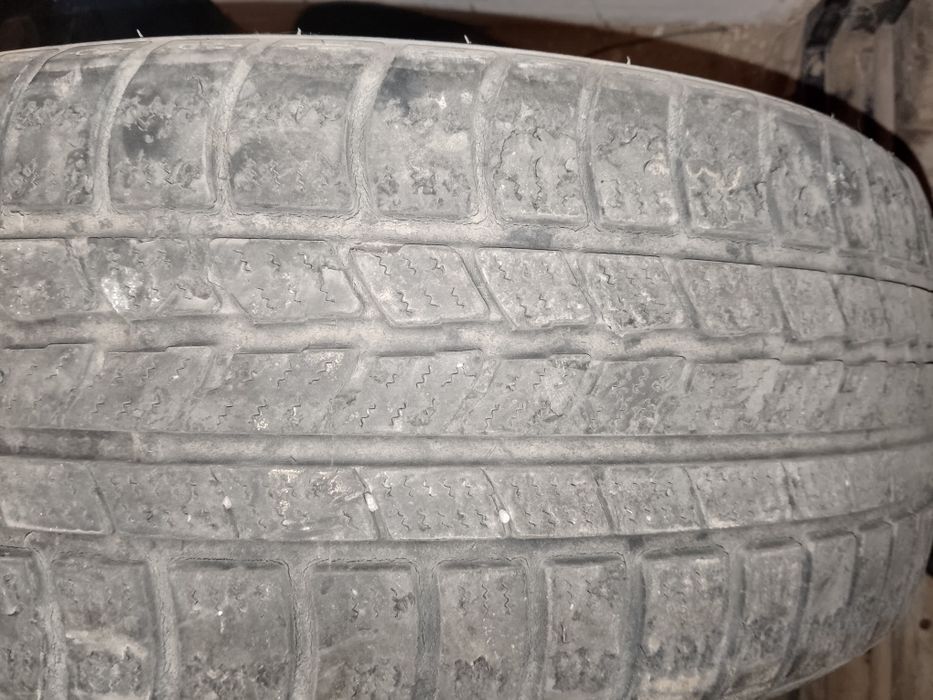 Зимний шины 225,55,17.