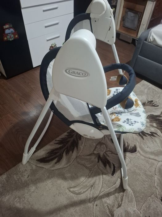 Scaun / balansoar electric pentru bebeluși
