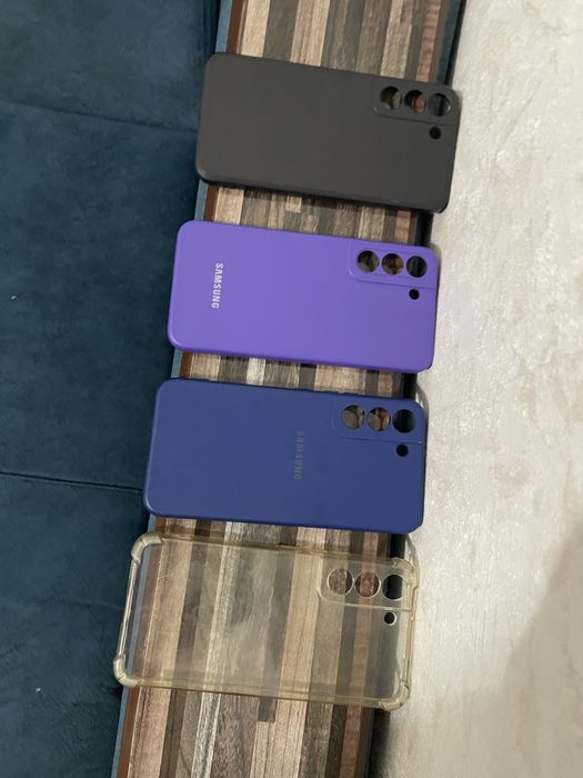 Продам чехлы на samsung s22