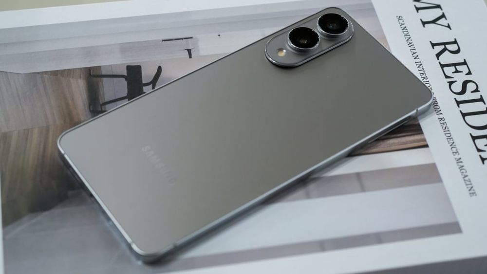 Samsung Galaxy S25 Edge Siver 256&12 NOU