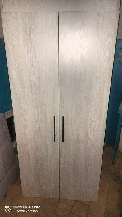 Yengi shikaf va stol dars uchun