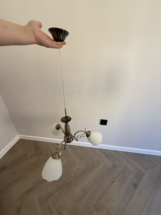 Продается люстра б/у