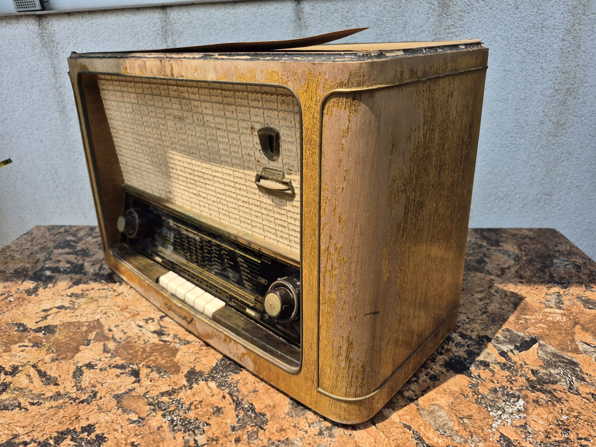 Radio cu lampi marca Grundig model 3041w made in Germany fabricat 1953