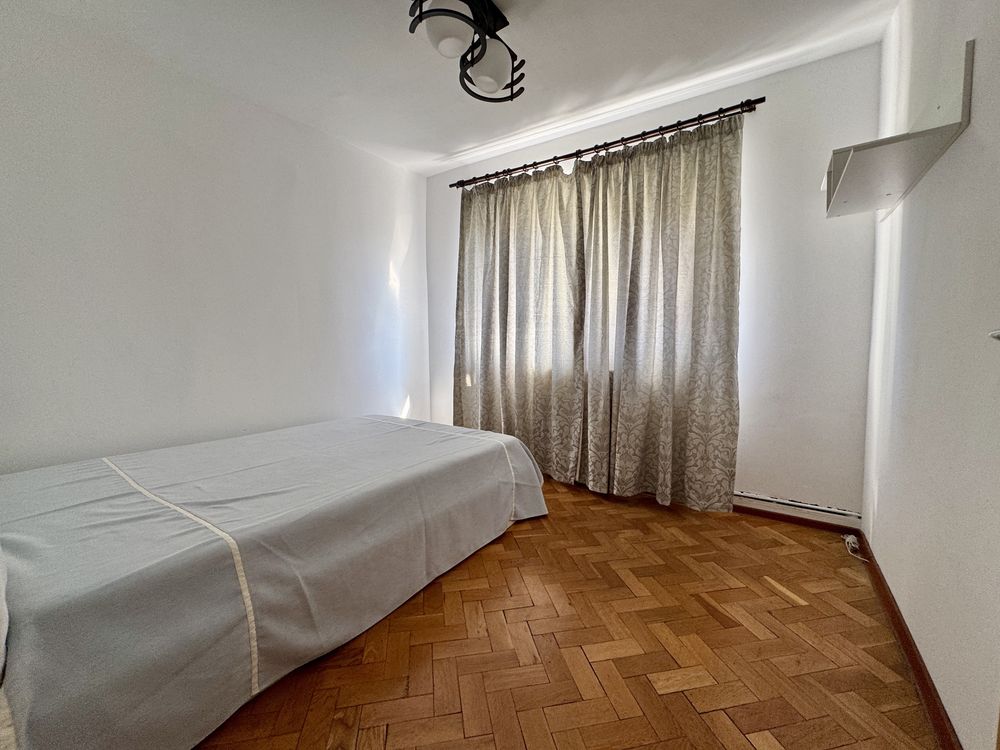 Proprietar vând apartament 3 camere, 72 mp – Zona Calea Șagului