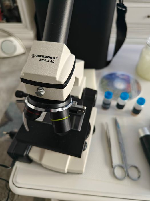 Microscop optic Bresser Biolux AL 20-1280X