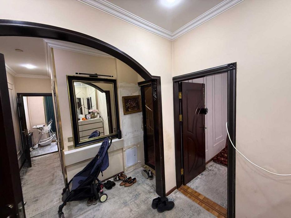 Медгородок 4 хона 1-этаж квартира ШОШИЛИНЧ сотилади!