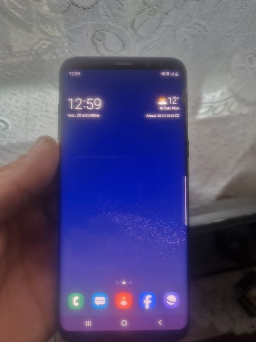 Samsung s 8 plus și un smart wich