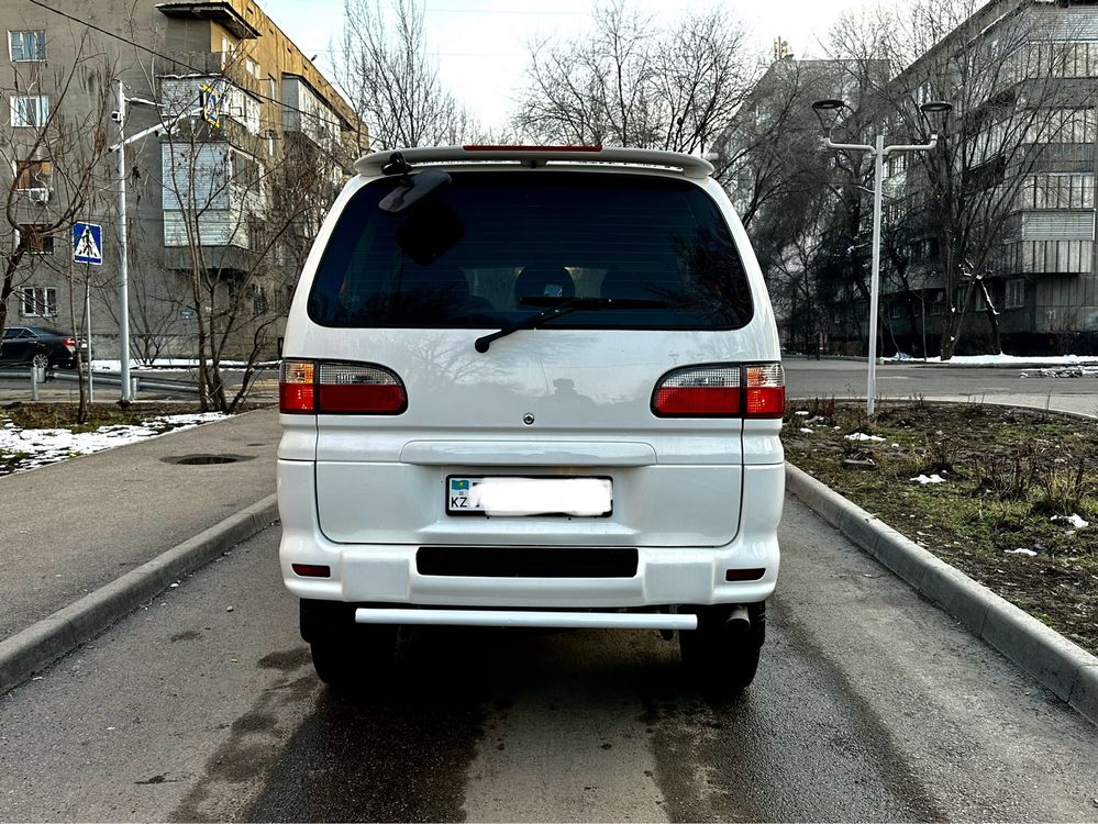 Mitsubishi DELICA