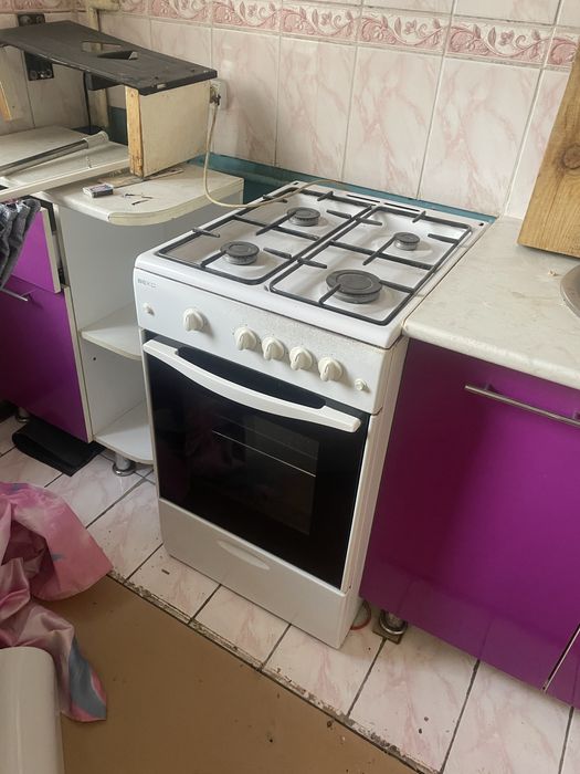 Продам газовую плиту