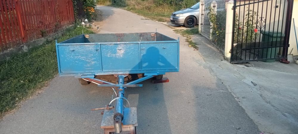 Remorcă cu cârlig