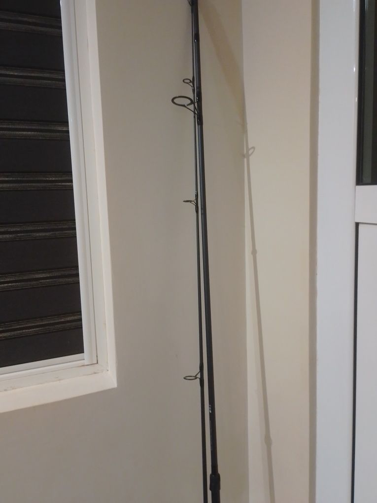 Продавам шаранджийска въдица Daiwa 12ft 4.5 lb