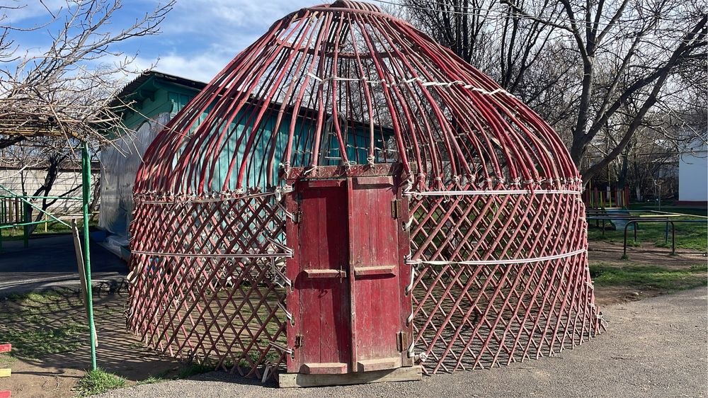 Киіз  үй сктылады 300 000 тг таза агаштан