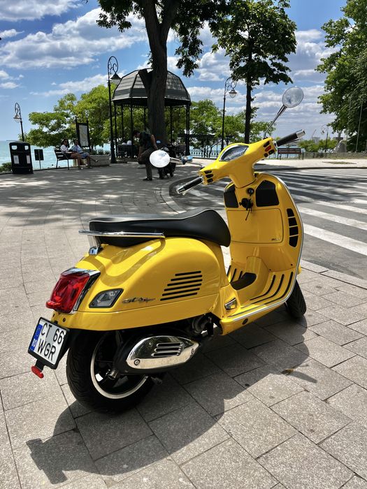 Vespa GTS 300 2021