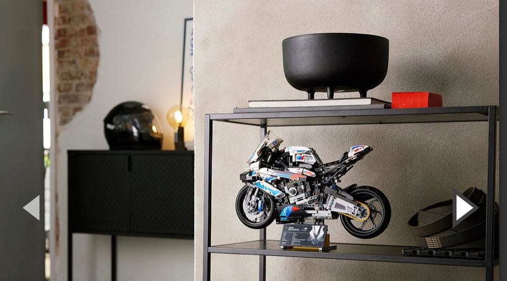 Игрален комплект LEGO® Technic 42130 - BMW M 1000 RR