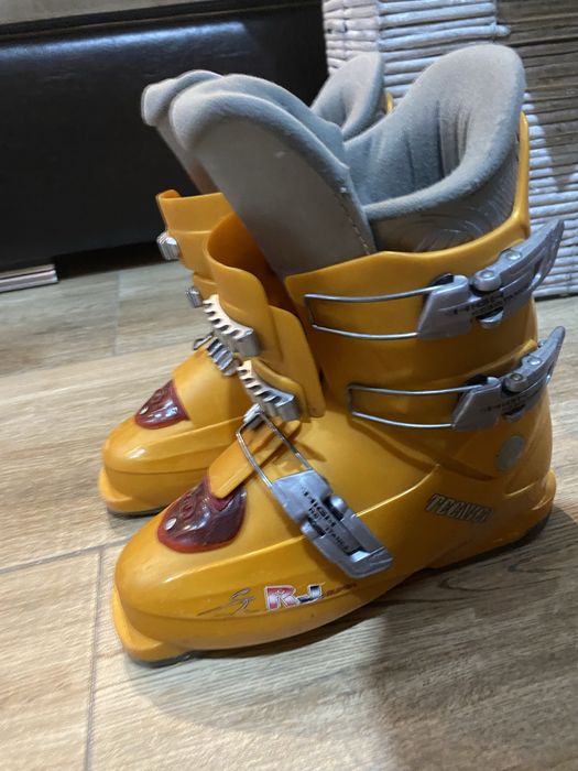 Ски обувки tecnica