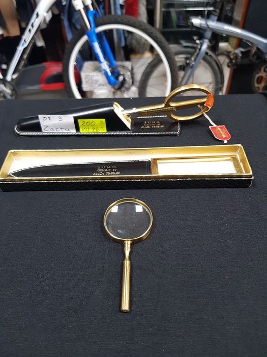 Ножици и нож за писма