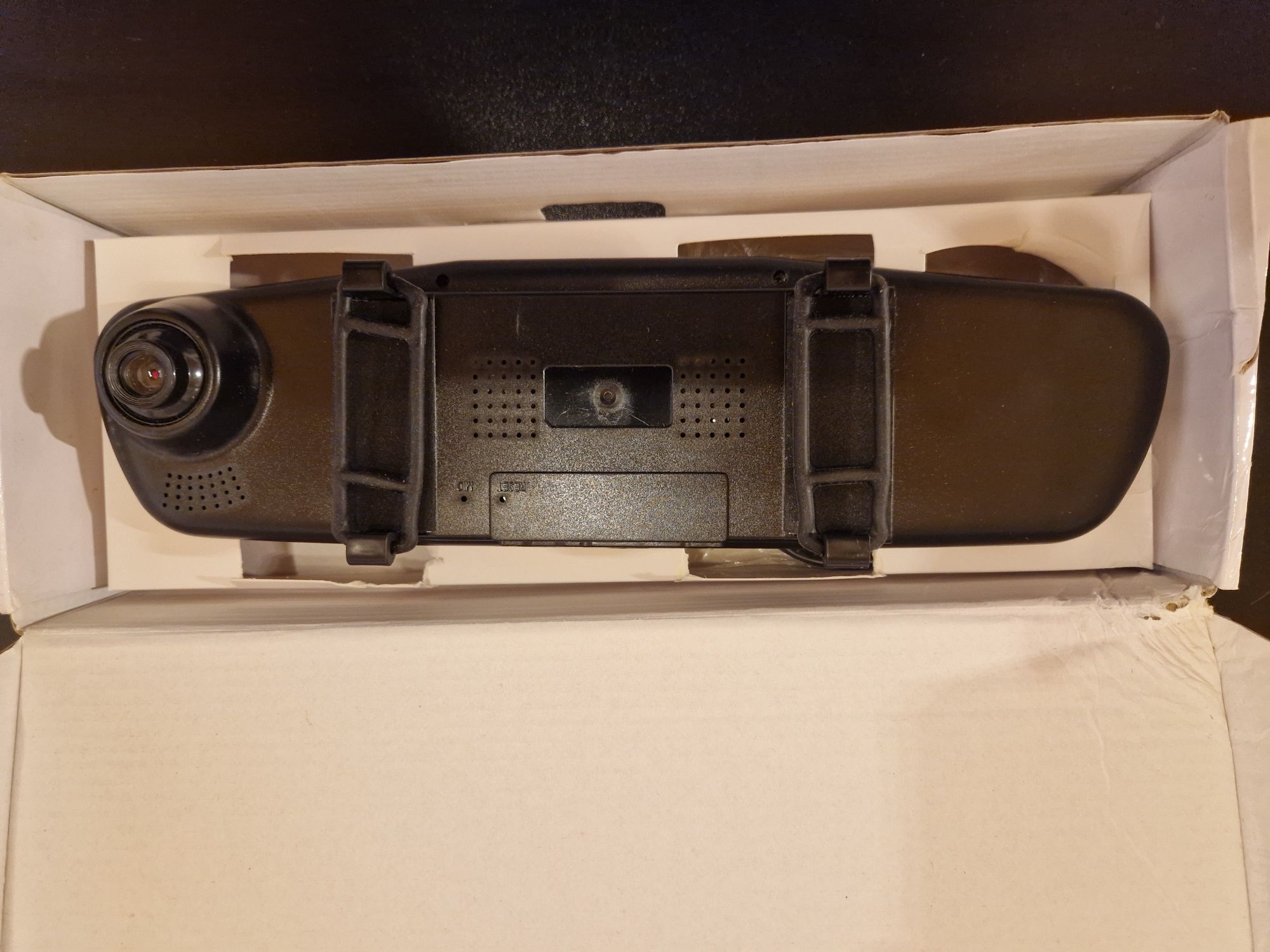 Oglinda retrovizoare cu camera video