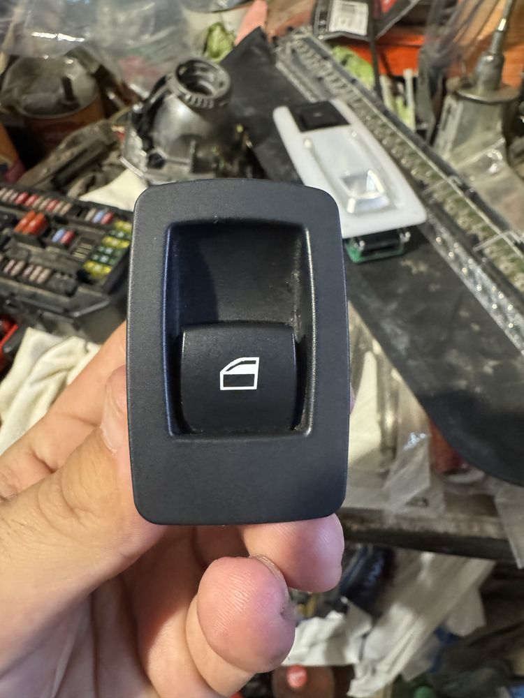 Продавам няколко части за BMW