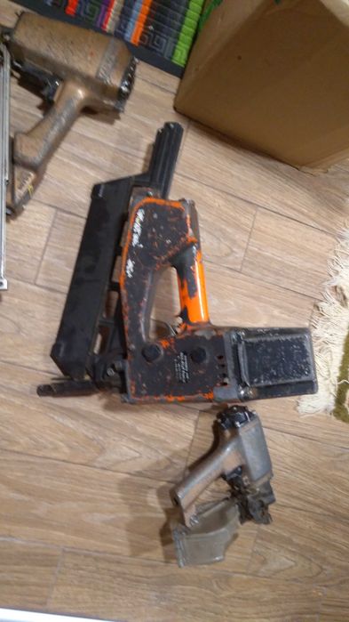 Пневматични пистолети за пирони