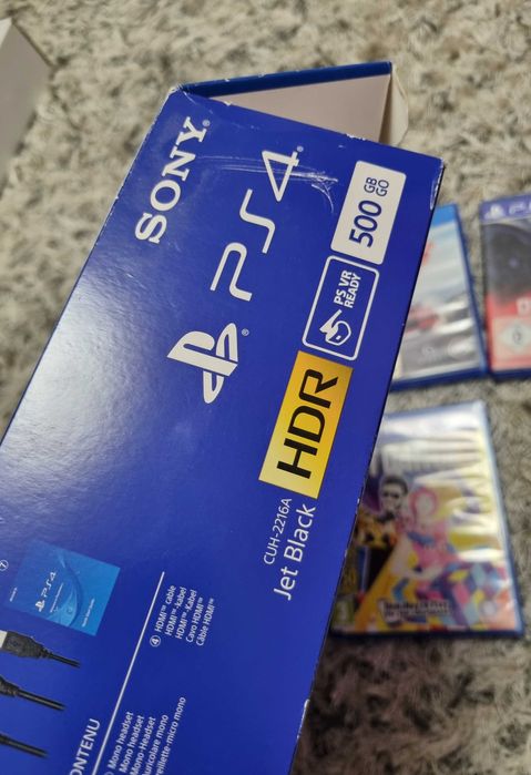 PS4 slim Play Station 500 GB (serie CUH 2216A) + camera Sony V1