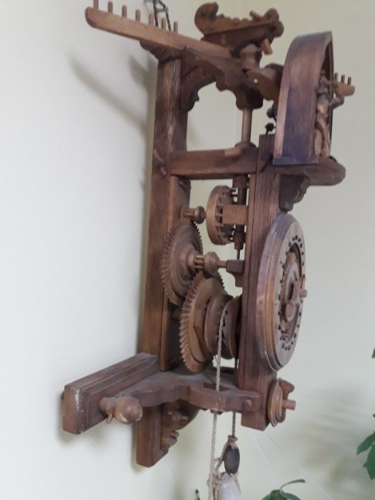 Чешки стенен изцяло дървен часовник