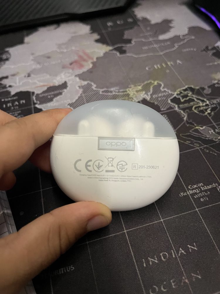 Casti oppo aproape nefolosite