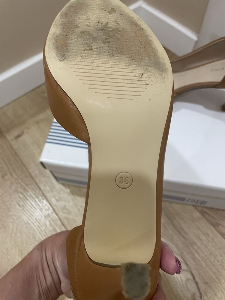 Токчета Pier one естествена кожа