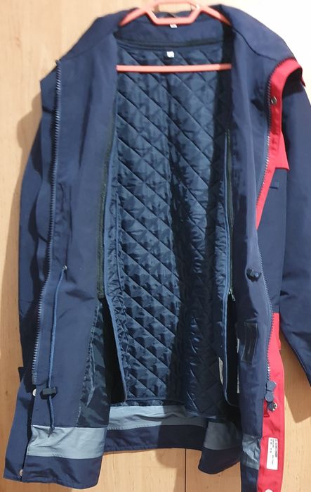 Vând geaca de lucru pentru bărbați de culoare bleumarin