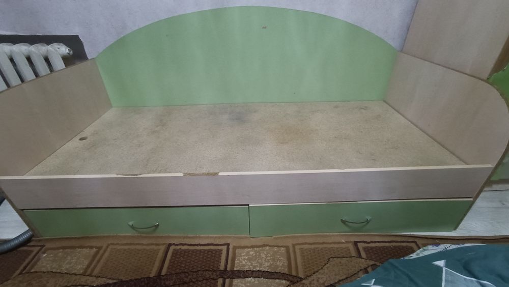 Отдам подростковые кровати и шкаф