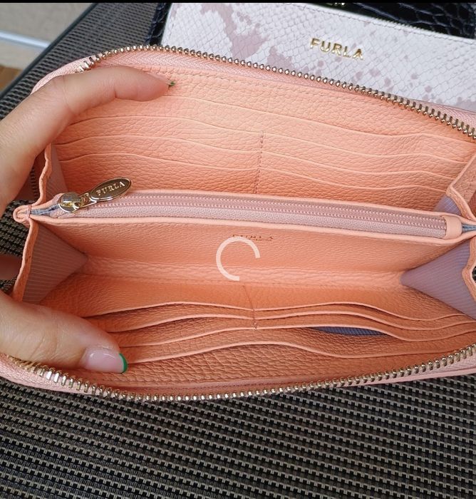 Портмонета Furla голям размер