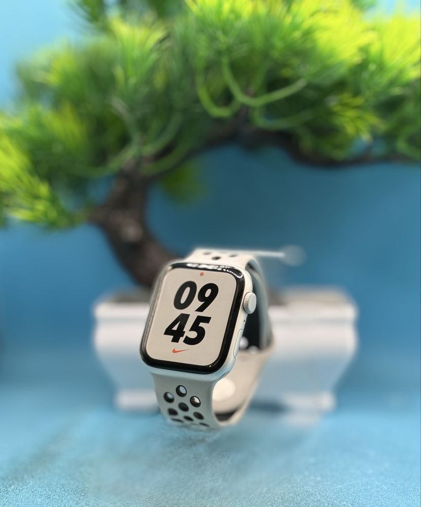 Apple Watch Nike SE, GPS, Корпус Aluminium 44mm Silver