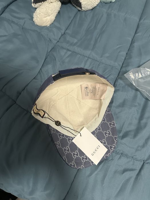 Vand sapca Gucci noua!