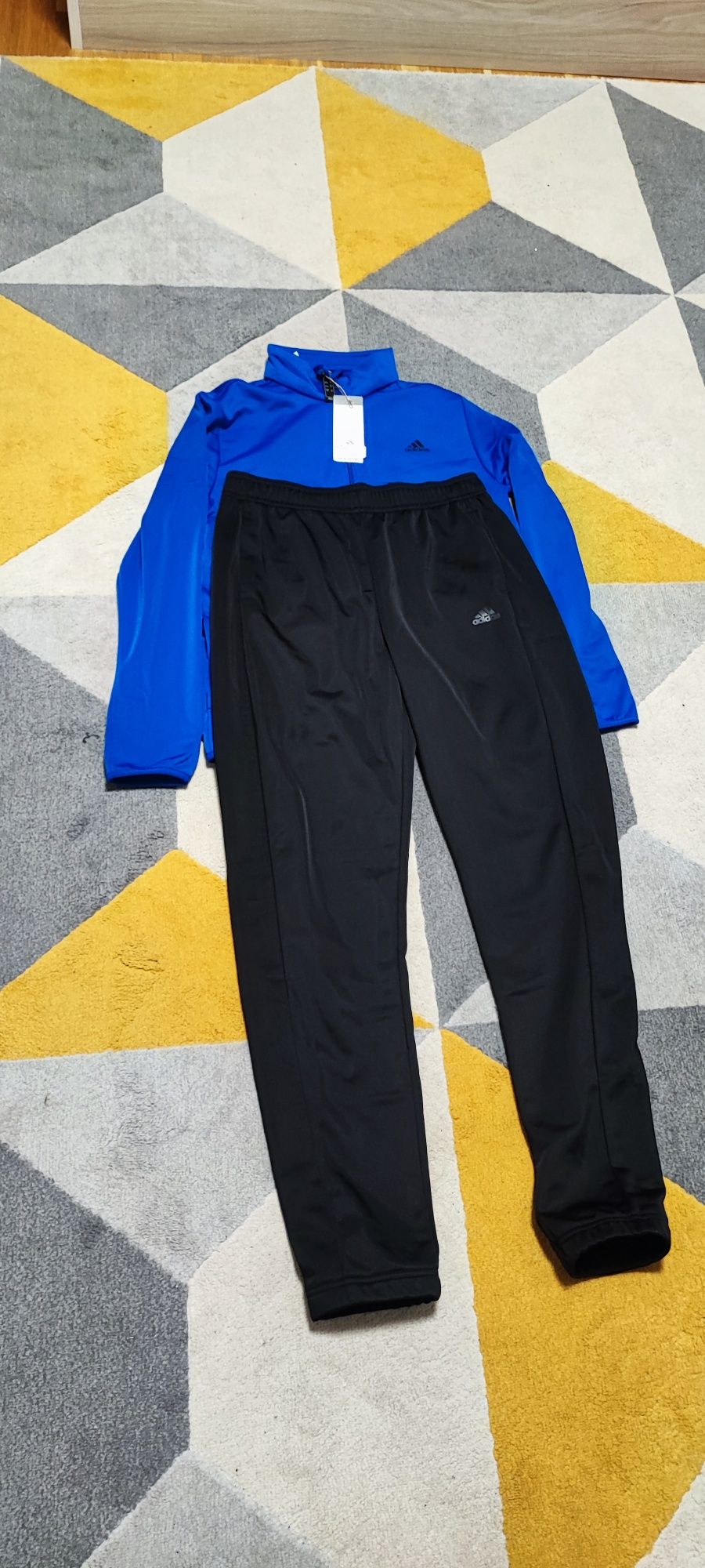 Детски Анцунг Adidas 10-11г оригинален - нов